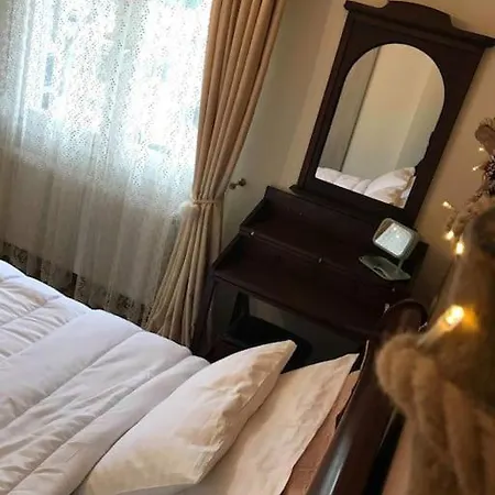 Corner House * Volos