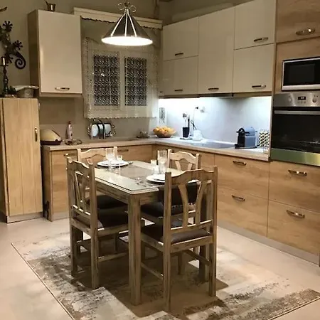 Corner House * Volos