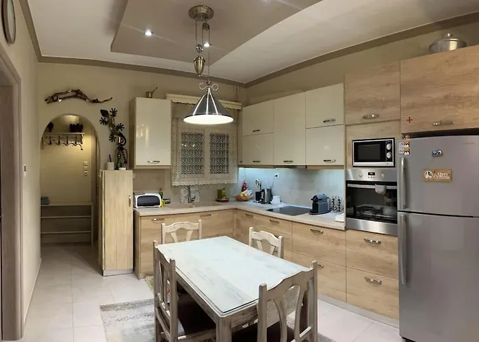 Corner House * Volos