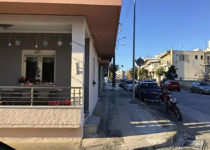 Corner House * Volos