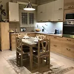 Corner House * Volos