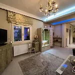 Corner House Appartamento Volos