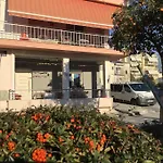 Corner House * Volos