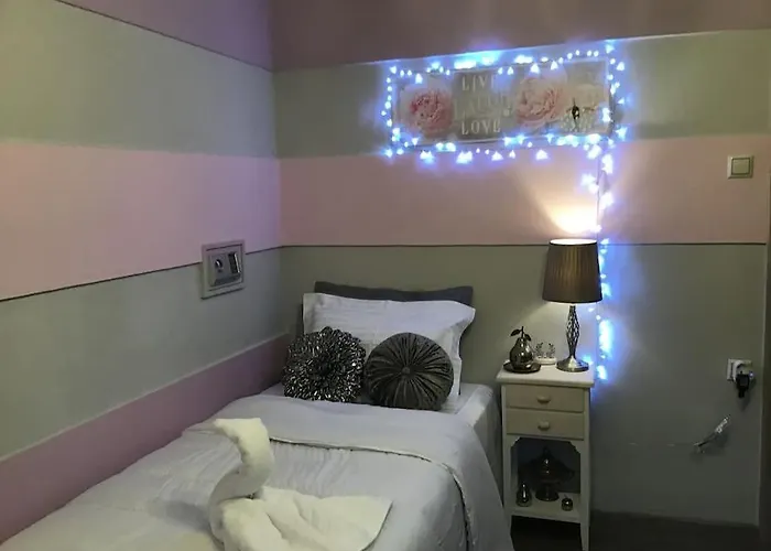 Corner House * Volos