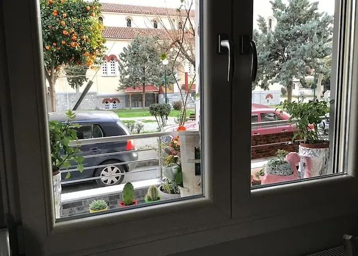 Corner House * Volos